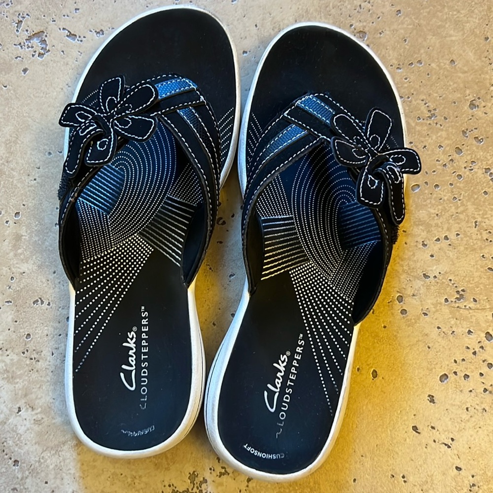 Clark’s Cloud Steppers Flip Flops